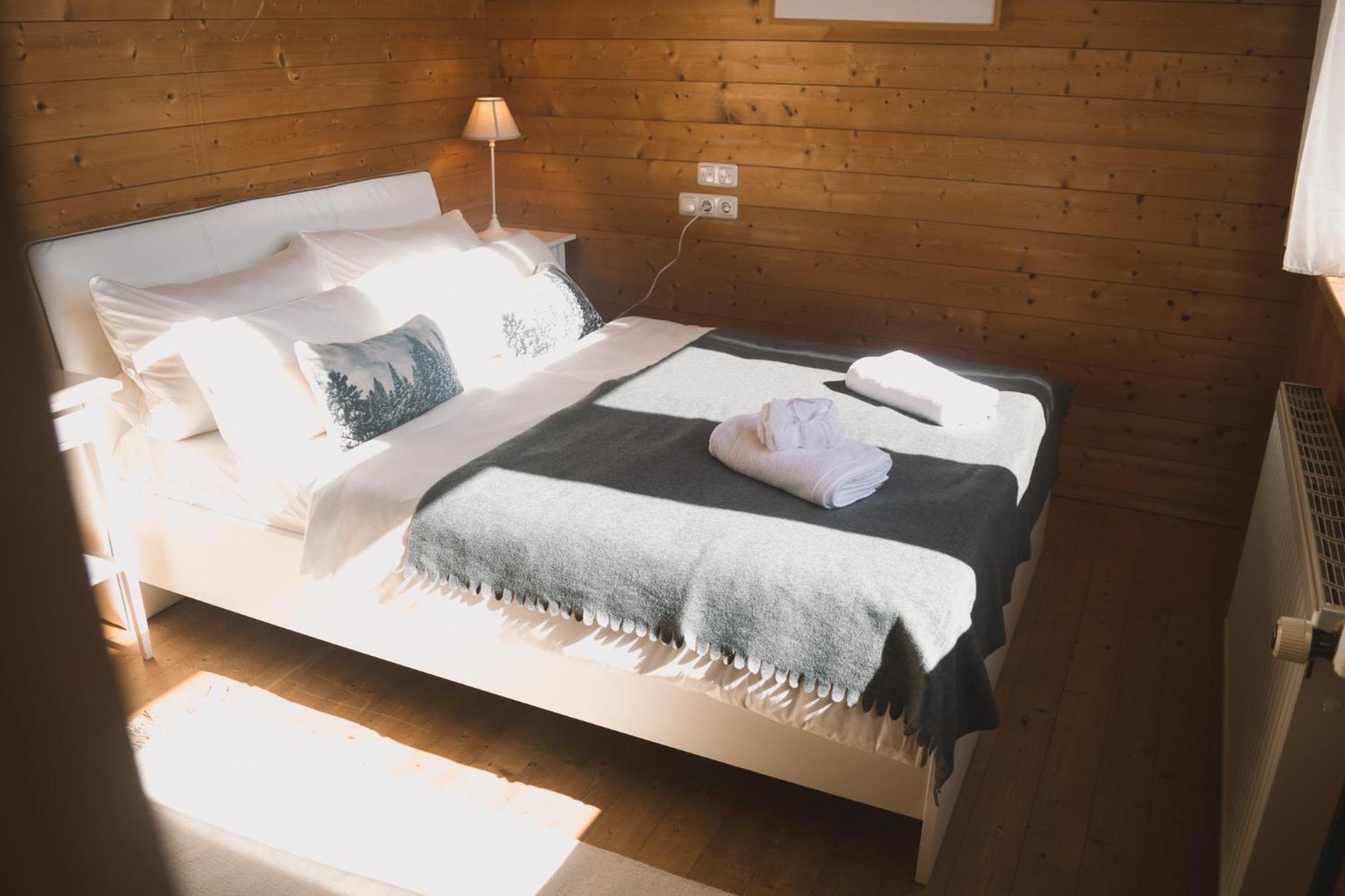 Naturnahes Familienchalet Mit Garten - Wifi - Netflix - Nur 15 Minuten Vom Chiemsee Und 35 Minuten Von Muenchen Entfernt Vogtareuth Exterior foto